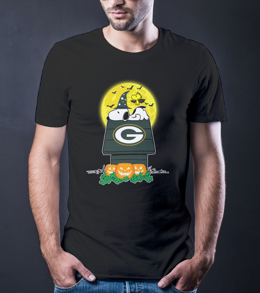 Green Bay Packers Snoopy Woodstock Halloween Moon Pumpkins T-Shirt