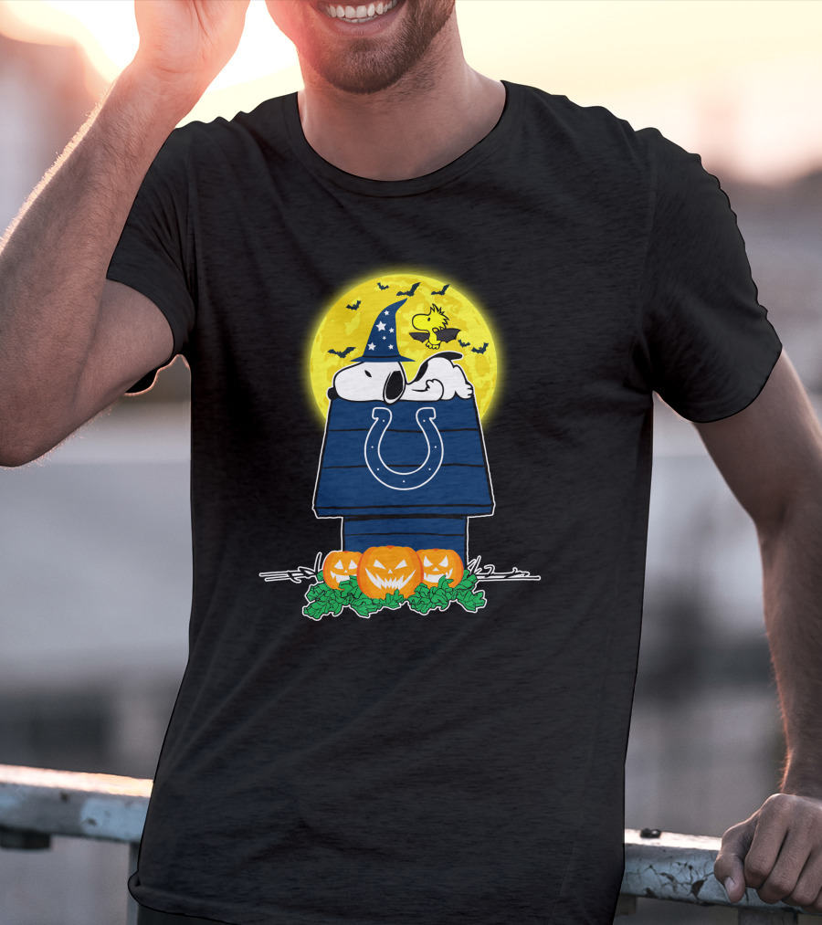 Indianapolis Colts Snoopy Halloween Moon Pumpkins Woodstock Bats T-Shirt