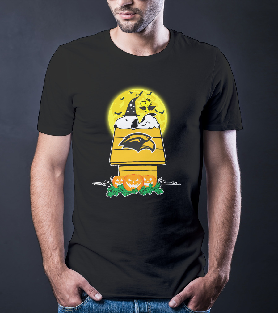 Southern Mississippi Golden Eagles Snoopy Woodstock Halloween Moon Pumpkins T-Shirt