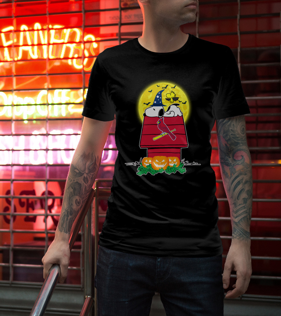 St Louis Cardinals Snoopy Woodstock Halloween Moon Pumpkins T-Shirt