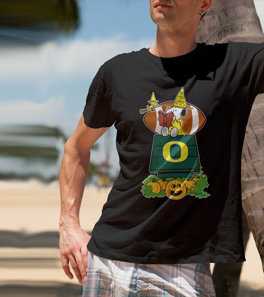 Snoopy Halloween Oregon Ducks Football Pumpkin House T-Shirt