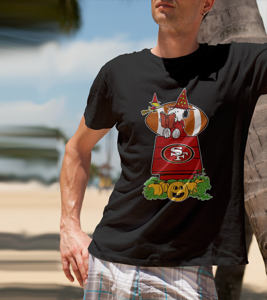 San Francisco 49ers Snoopy Halloween Wizard House Pumpkin Football T-Shirt