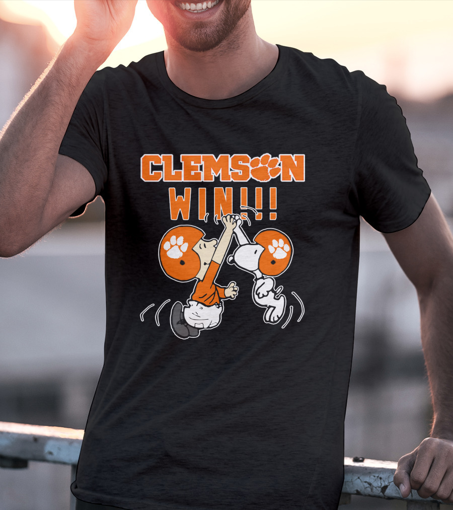 Clemson Win High Five Celebration With Orange Helmets T-Shirt
