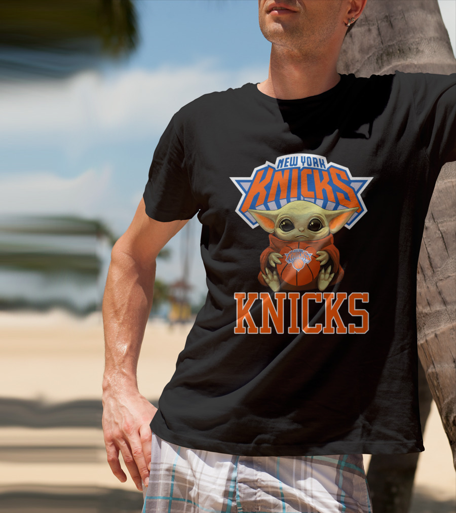 New York Knicks Baby Yoda Basketball Fan T-Shirt
