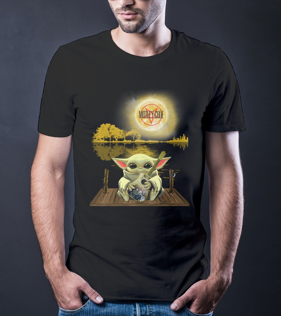 Motley Crue Baby Yoda Moonlight Reflection Rock Concert T-Shirt