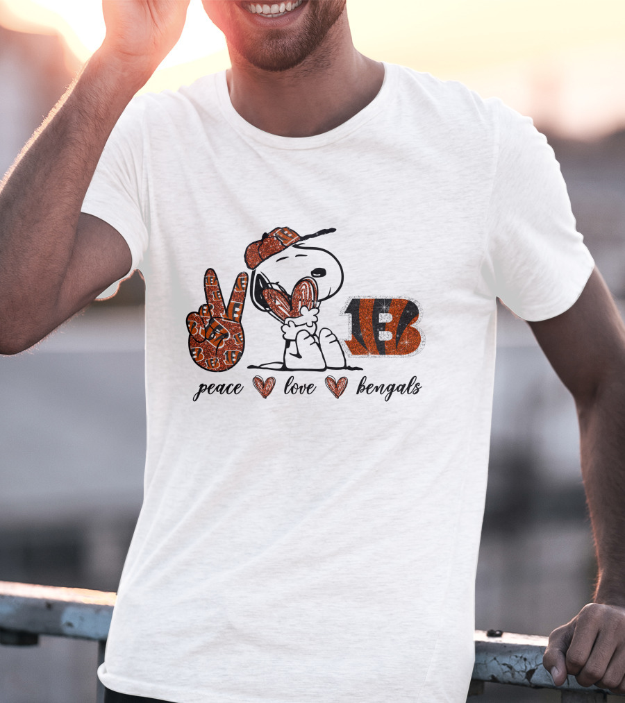 Peace Love Heart Bengals Snoopy Football Fan T-Shirt