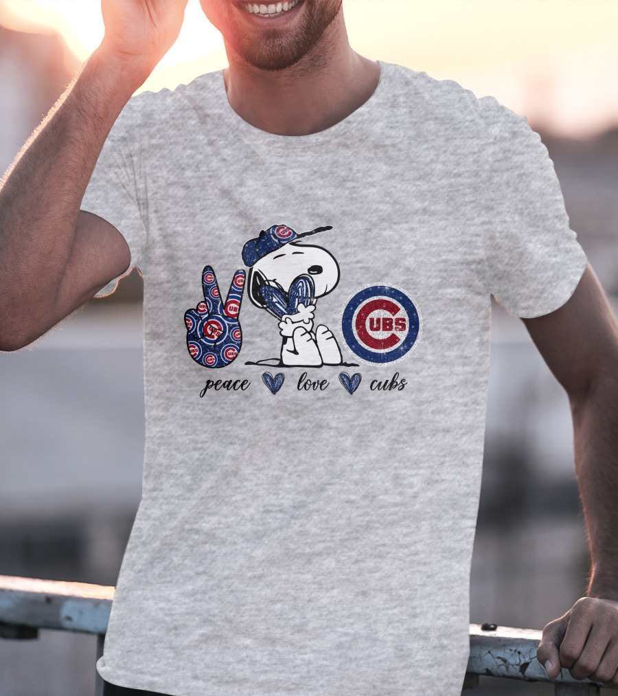 Peace Love Cubs Snoopy Chicago Cubs Fan T-Shirt