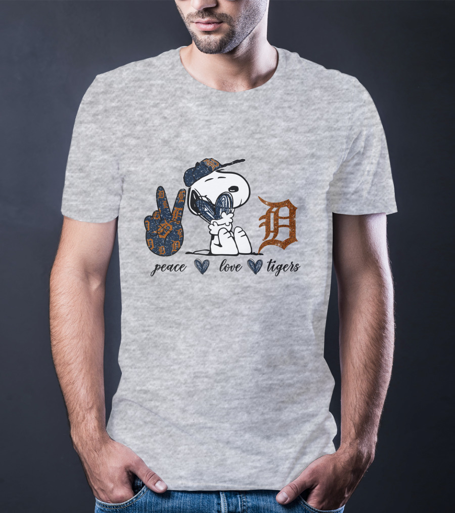 Peace Love Detroit Tigers Snoopy Baseball Fan T-Shirt