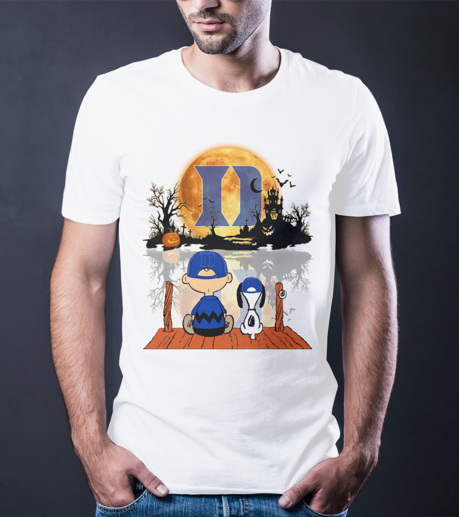 Duke Blue Devils Halloween Charlie Brown And Snoopy Moon Scene T-Shirt