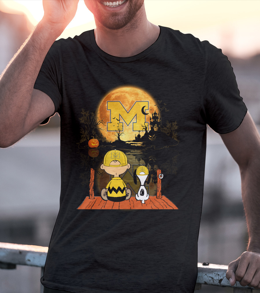 Michigan Wolverines Halloween Moon Charlie Snoopy Pumpkin Moonlit Shadows T-Shirt