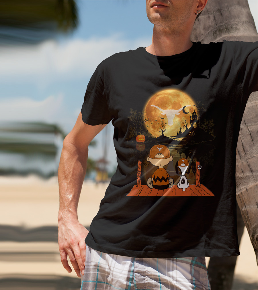 Texas Longhorns Halloween Charlie Brown Snoopy Full Moon Haunted Scene T-Shirt