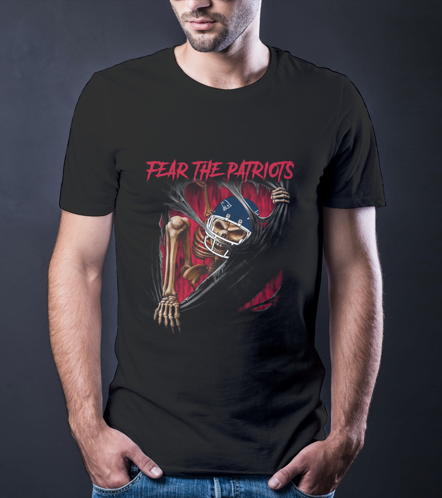 Fear The Patriots Skeleton Football 515NFL L1MTH New England T-Shirt