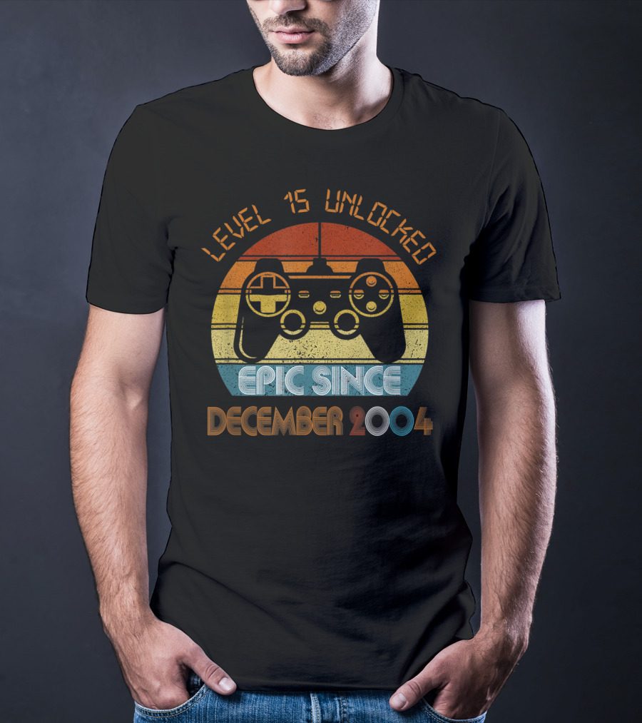 Level 15 Unlocked Epic Since December 2004 Retro Game Controller T-Shirt