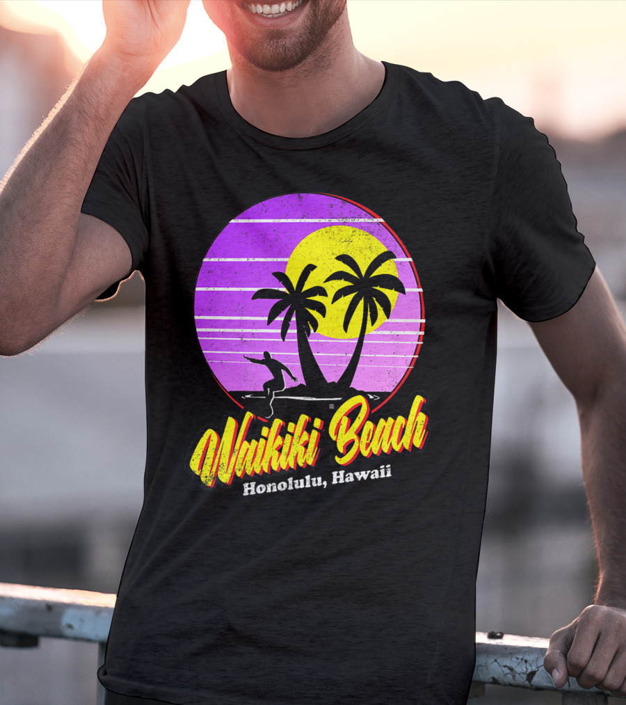 Waikiki Beach Honolulu Hawaii Retro Surfer 80s Vintage Palm Sunset T-Shirt