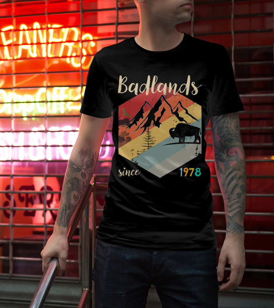 Badlands Since 1978 South Dakota National Park Hiking Mountain Bison T-Shirt