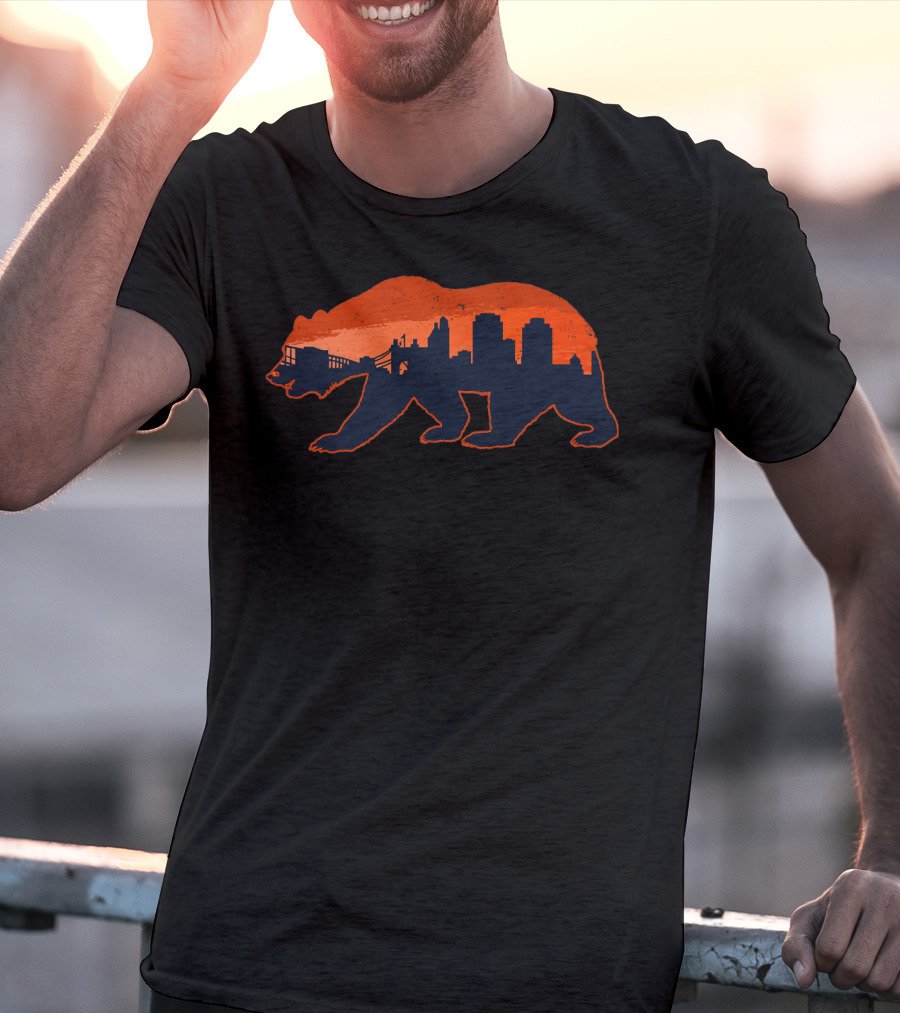 Chicago Bears City Skyline Distressed Pro Football T-Shirt