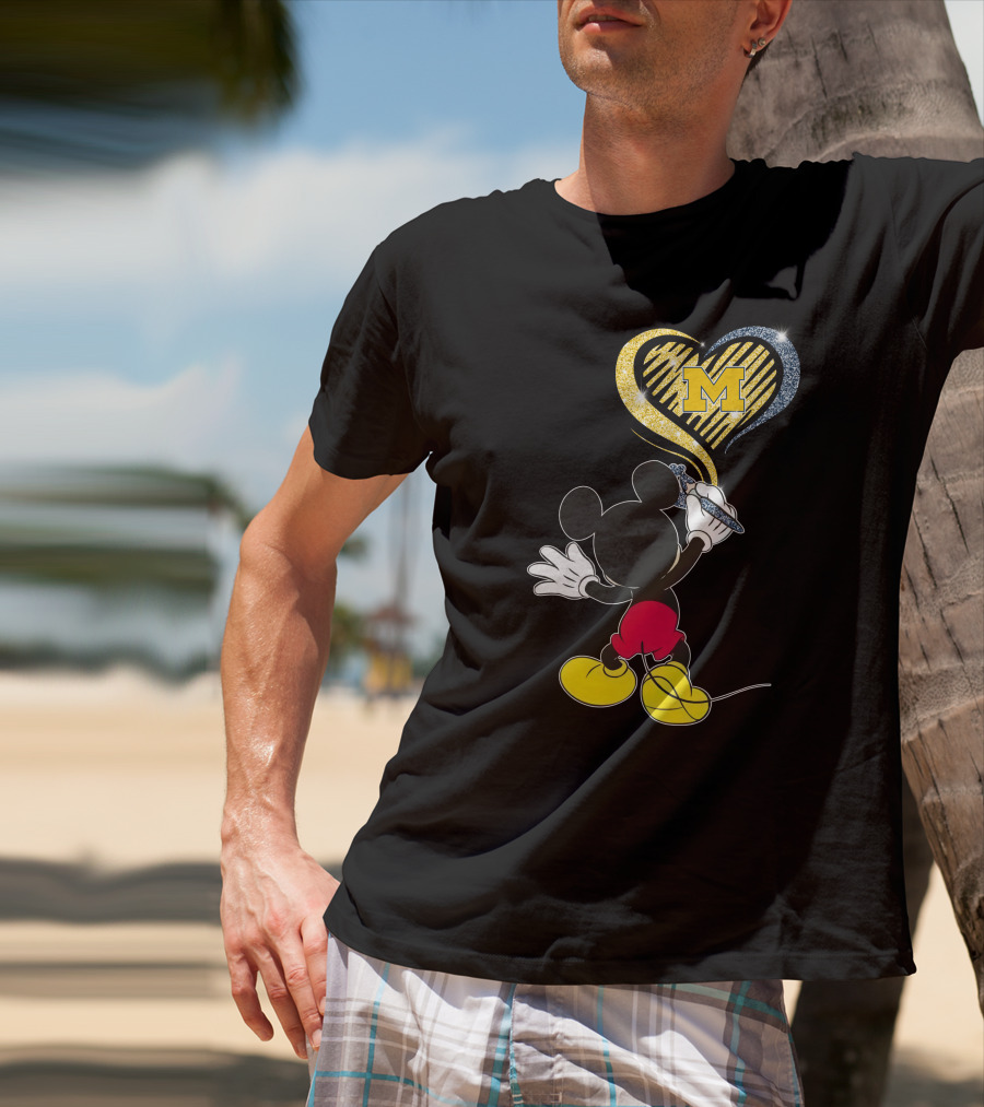 Mickey Mouse Drawing Heart With Michigan Wolverines T-Shirt