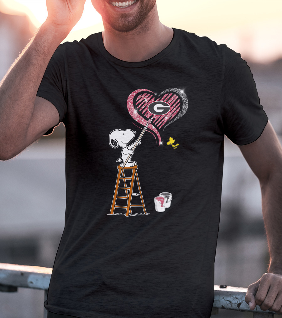 Snoopy Painting Georgia Bulldogs Heart With Woodstock On Ladder T-Shirt
