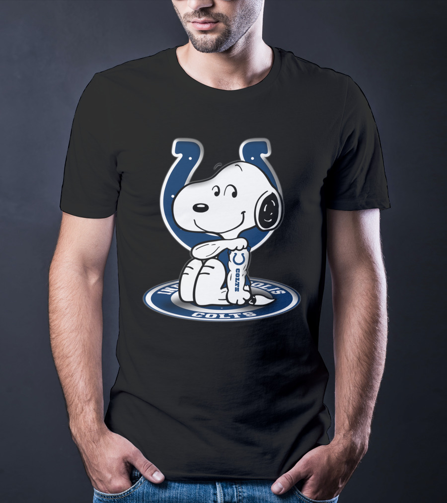 Snoopy Hugging Indianapolis Colts Horseshoe T-Shirt