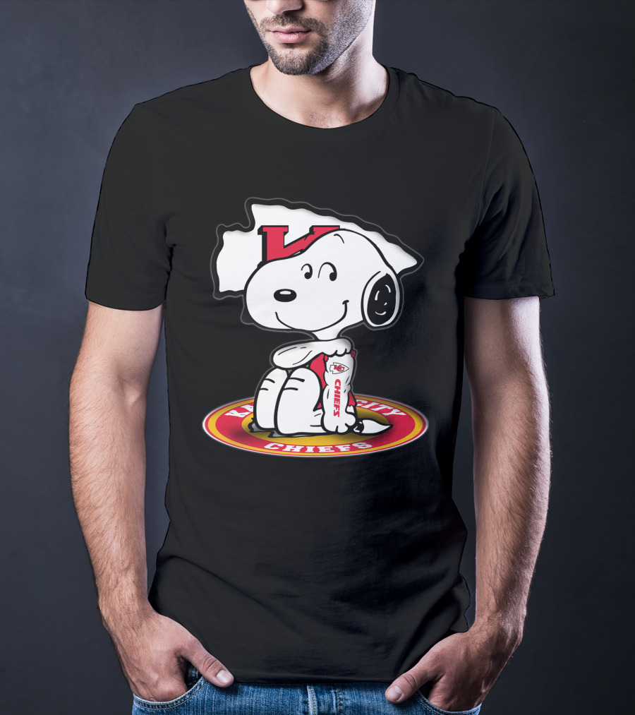 Kansas City Chiefs Snoopy Peanuts Nfl Fan Gear T-Shirt
