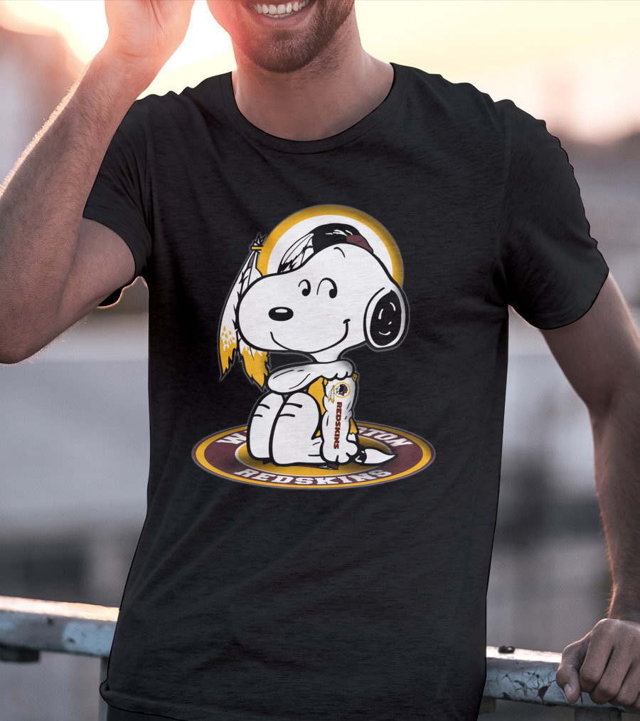 Snoopy Hugging Football Trophy Washington Redskins Sports T-Shirt