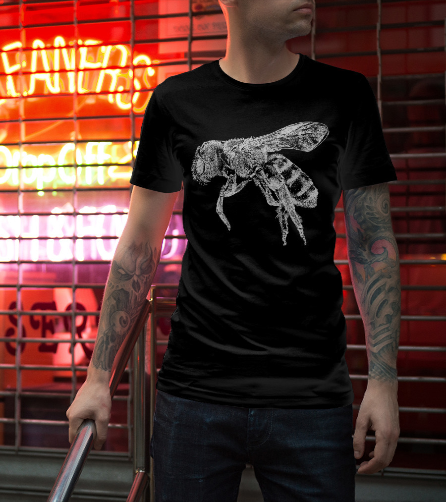 Great Distressed Cute Bee Sketch T-Shirt