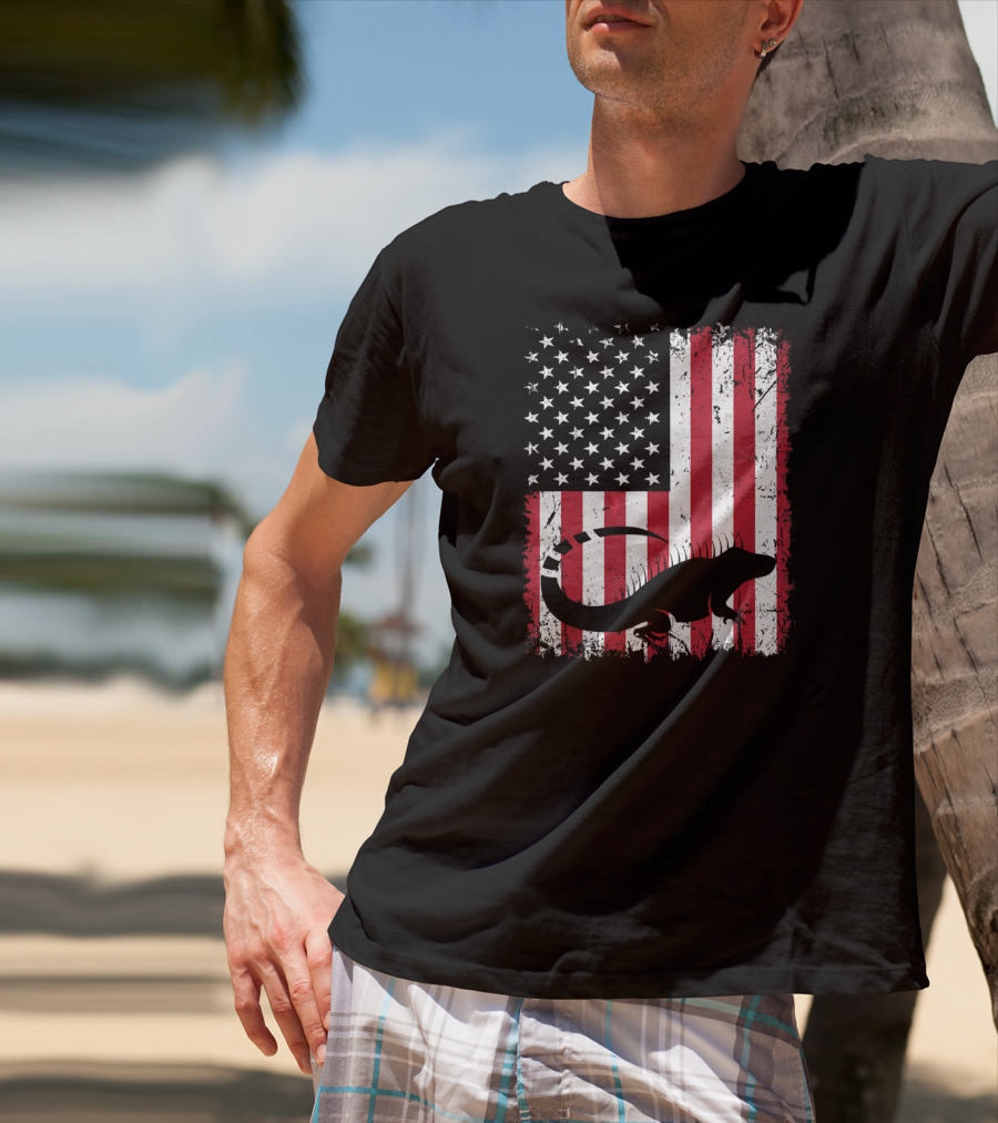 American Flag Iguana Silhouette On Distressed Stars And Stripes Background T-Shirt