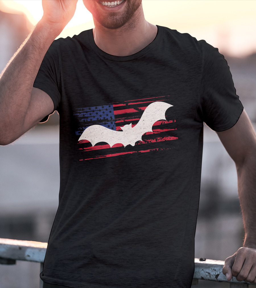 Bat Silhouette With US American Flag Background T-Shirt