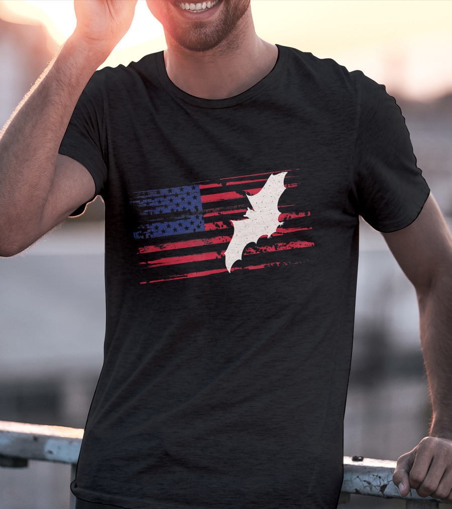 US American Flag Bat Silhouette Patriotic Flying Animal T-Shirt