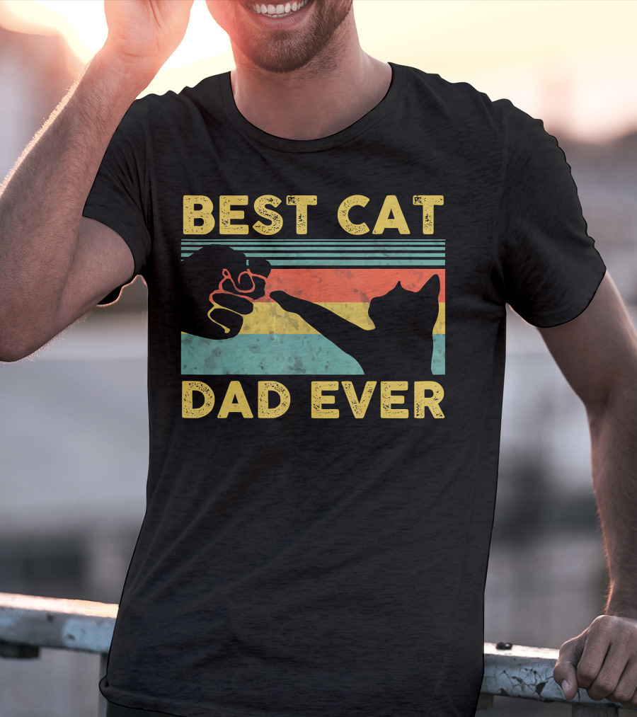 Best Cat Dad Ever Fist Bump Vintage Style Cat Daddy T-Shirt