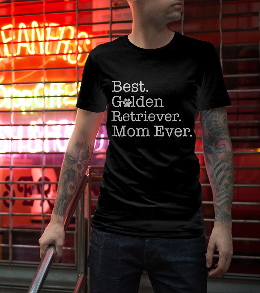 Best Golden Retriever Mom Ever With Paw Prints T-Shirt