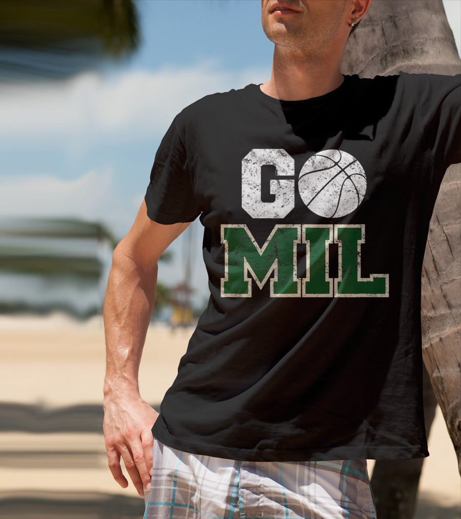 Go MIL Milwaukee Wisconsin City Basketball Vintage T-Shirt