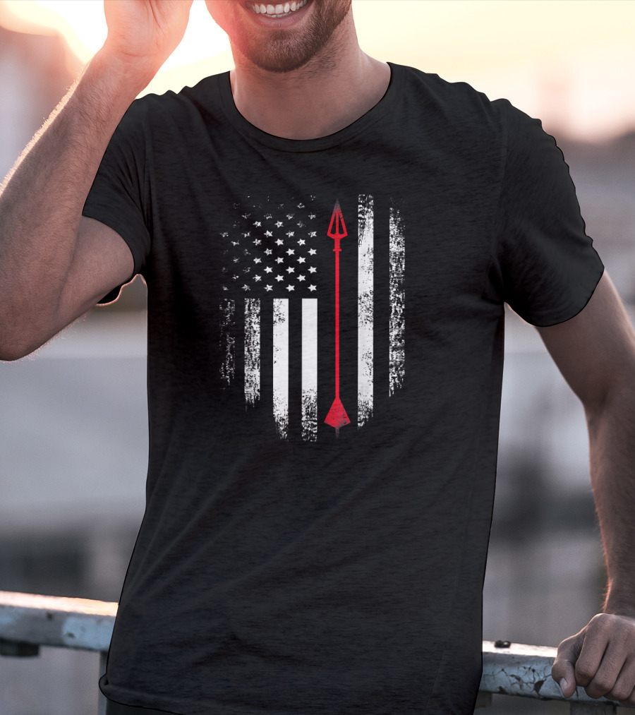 USA Vintage Archery Arrow American Flag T-Shirt