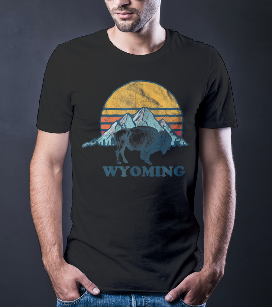 Vintage Wyoming Sunset Buffalo And Mountains T-Shirt