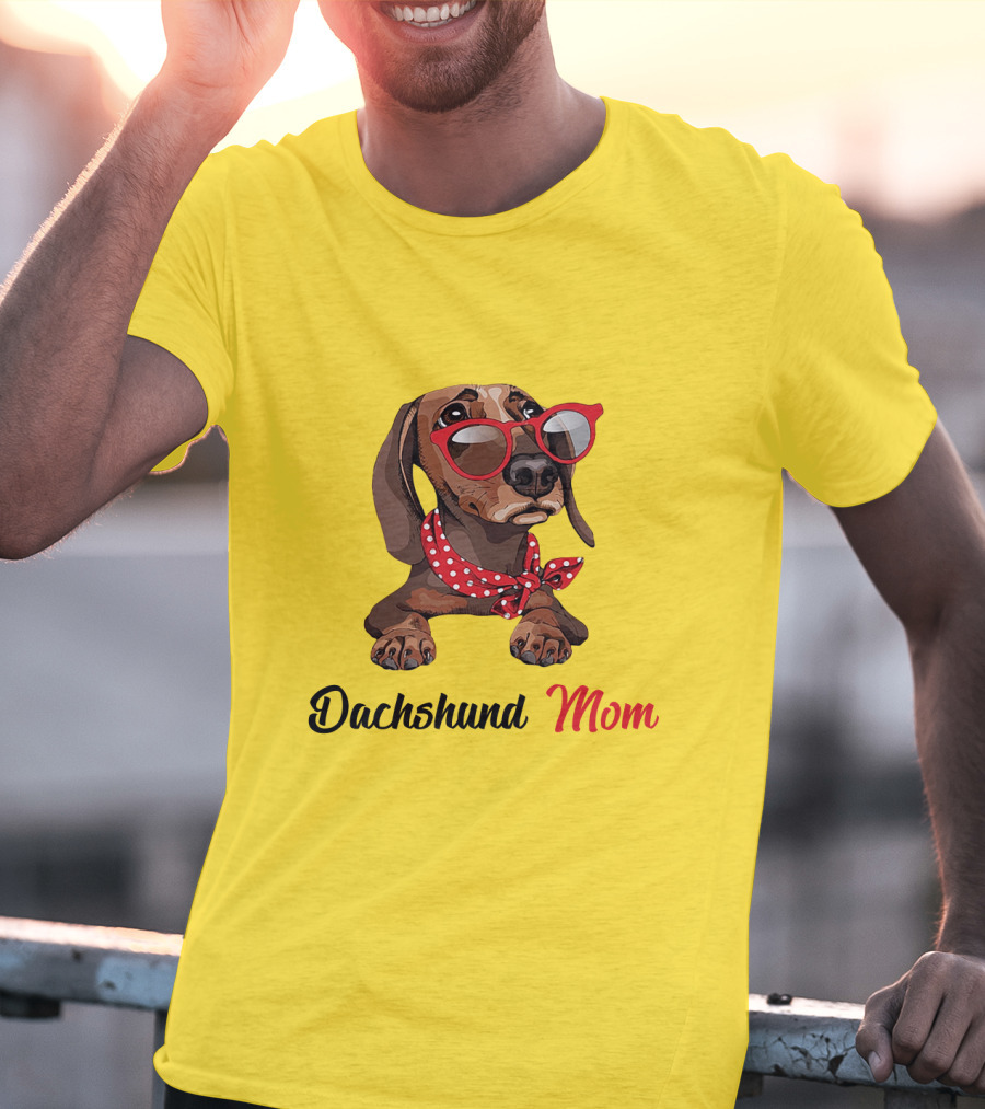 Dachshund Mom Red Glasses And Polka Dot Scarf T-Shirt