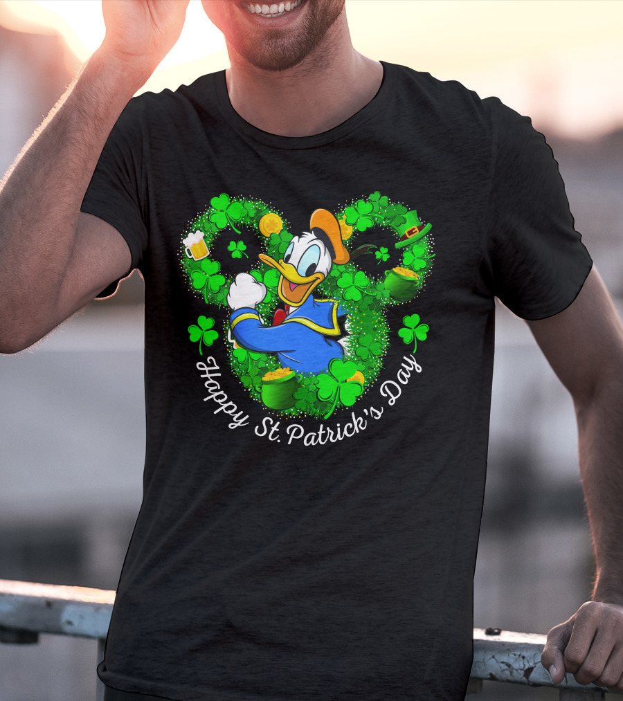 Happy St. Patrick's Day Donald Duck Shamrocks And Gold T-Shirt