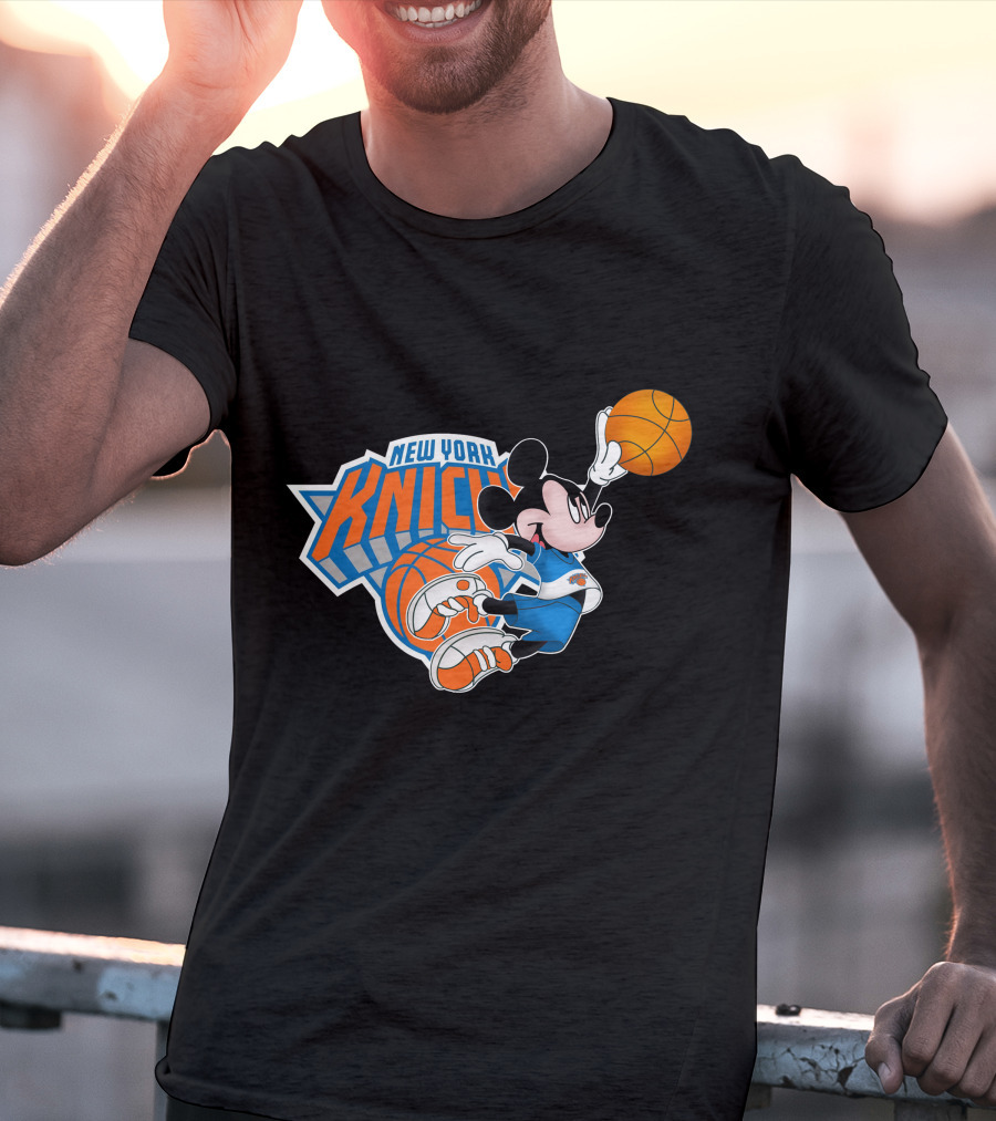 New York Knicks Mickey Basketball T-Shirt