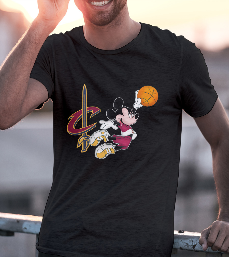 Cleveland Cavaliers Mickey Basketball Dunk T-Shirt