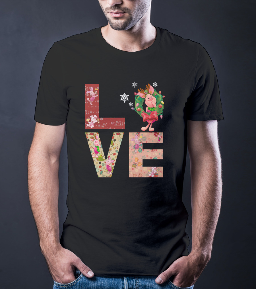 Love Christmas Piglet Reindeer Wreath Fun Snowflakes T-Shirt