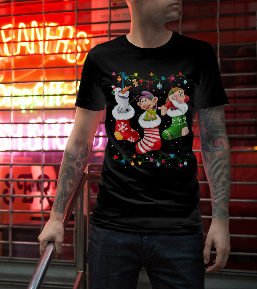 Olaf Dopey Grumpy Christmas Stockings Snowflake Garland T-Shirt