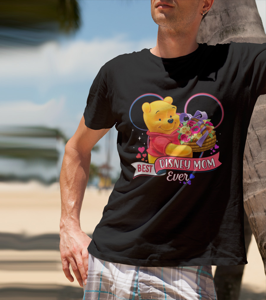 Best Disney Mom Ever Pooh Bear With Bouquet Of Flowers And Hearts T-Shirt