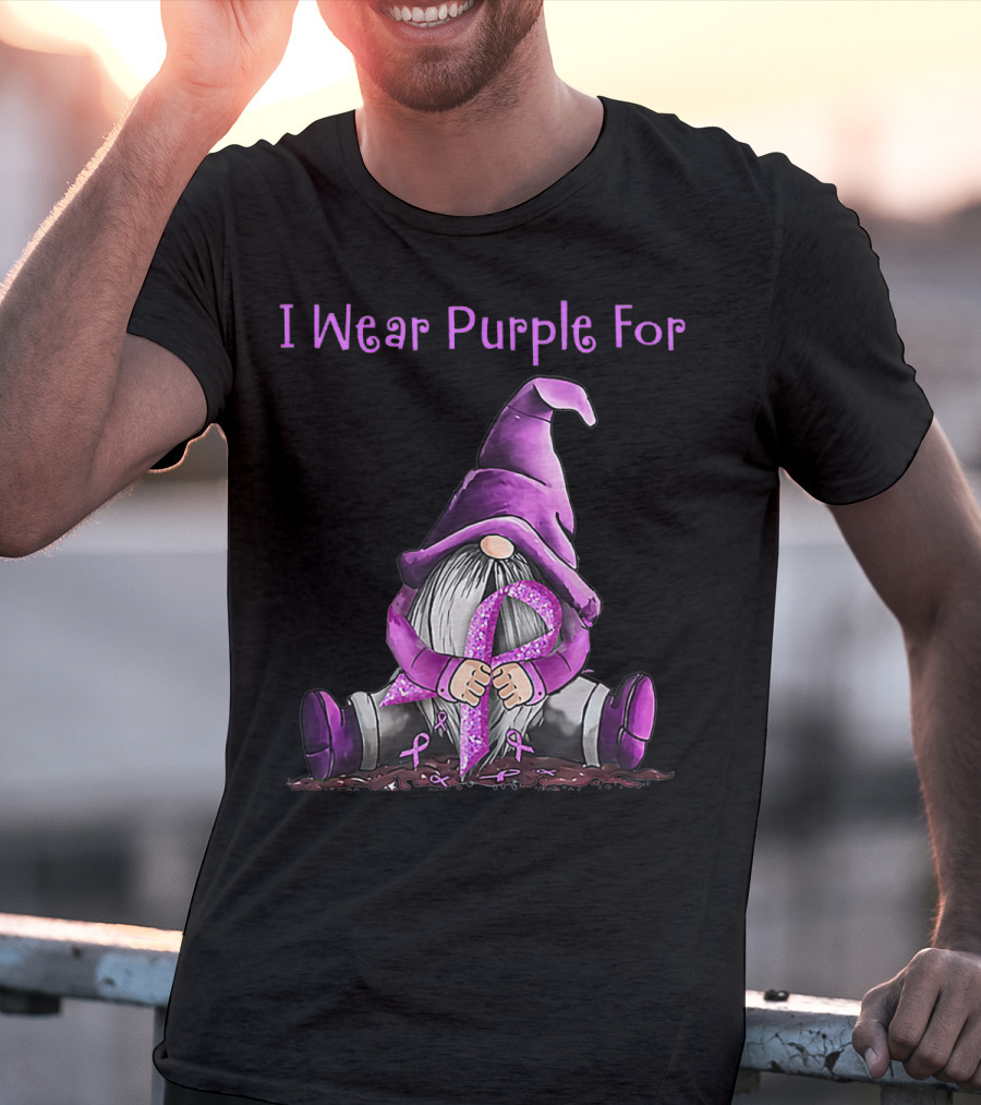 I Wear Purple For Fibromyalgia Awareness Gnome Holding Purple T-Shirt
