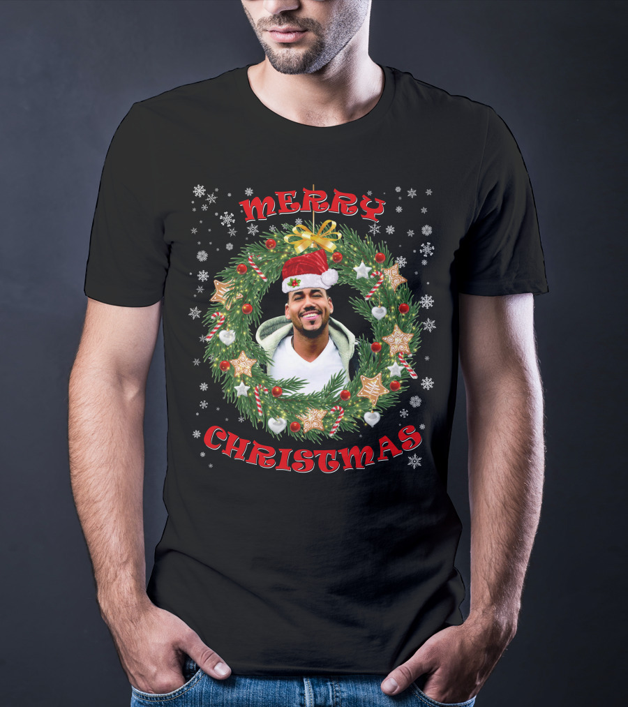 Merry Christmas Romeo Santos Santa Hat Wreath T-Shirt
