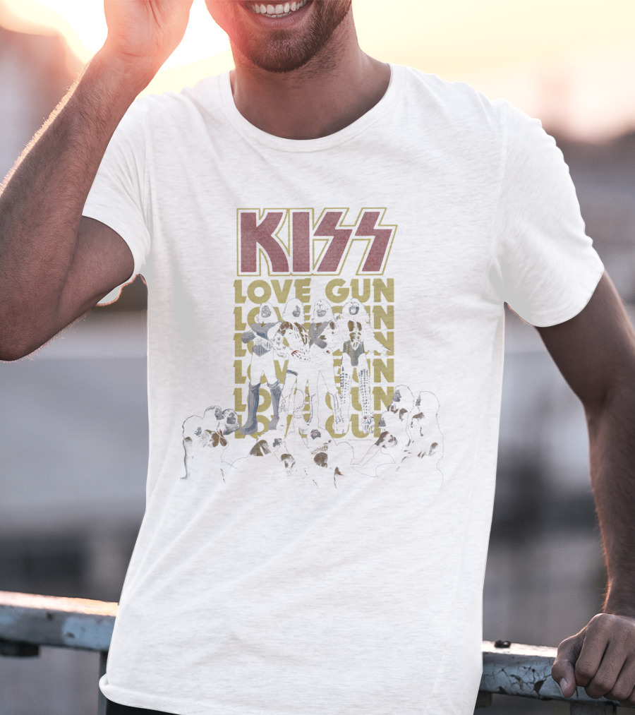 KISS Love Gun Band Members Iconic Album T-Shirt