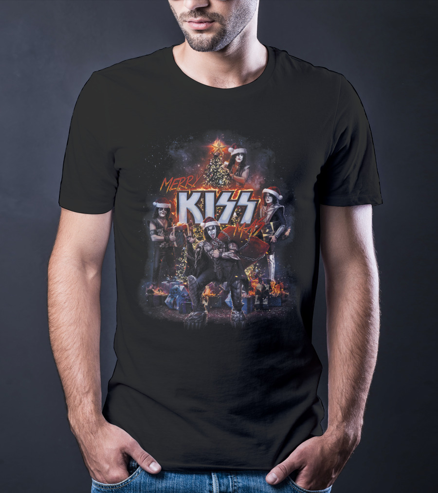 Merry KISSmas KISS Christmas Band Members With Santa Hats And Christmas Tree T-Shirt