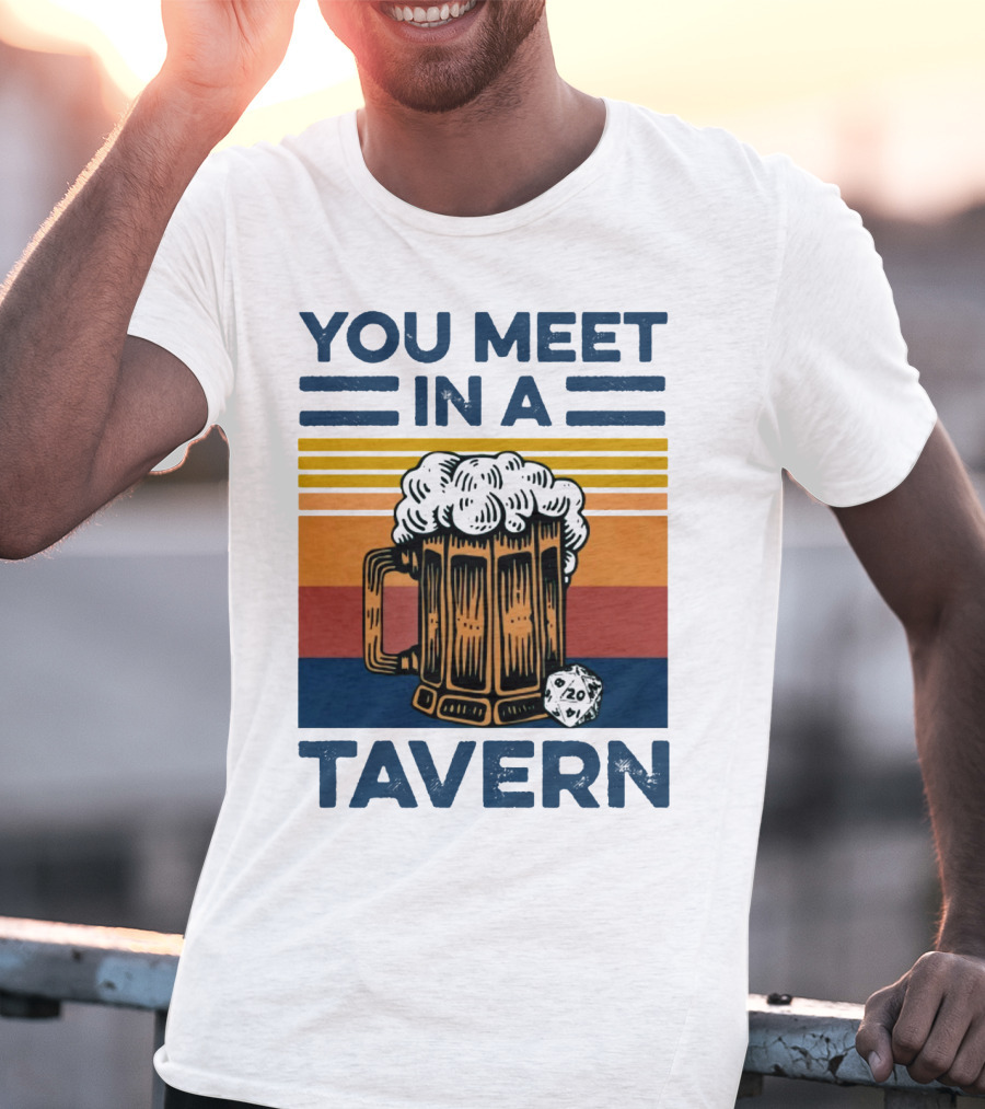 YOU MEET IN A TAVERN Beer Mug With D20 Dice And Vintage Stripes T-Shirt