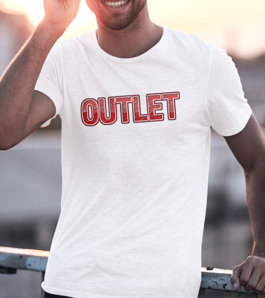 OUTLET Distressed Red T-Shirt