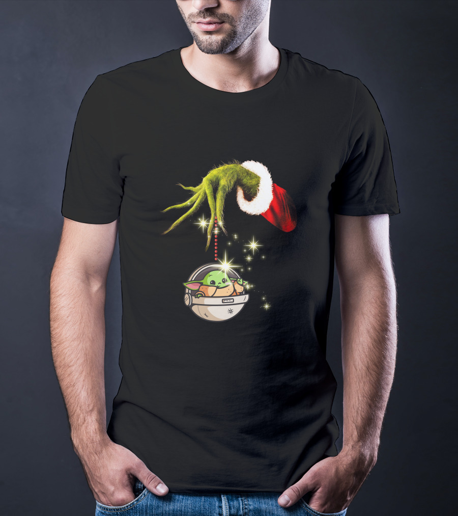 Grinch Hand Holding Baby Yoda Christmas T-Shirt