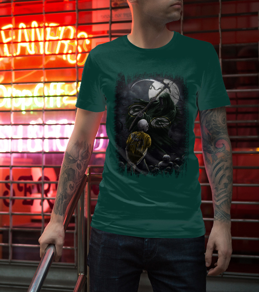Green Bay Packers Grim Reaper Scene With Skeleton Under Moonlight T-Shirt