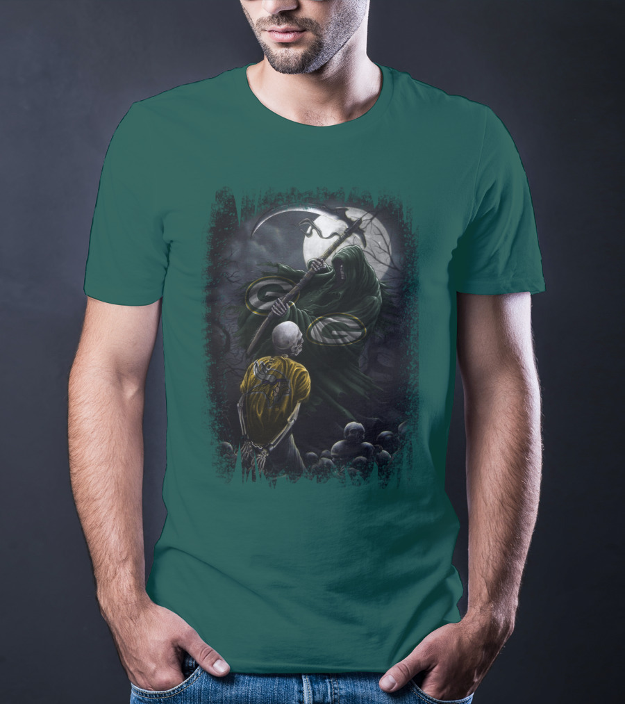 Green Bay Packers Grim Reaper Scene With Skeleton Under Moonlight T-Shirt